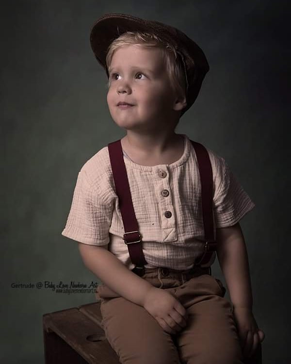 children-modelling-little-boy